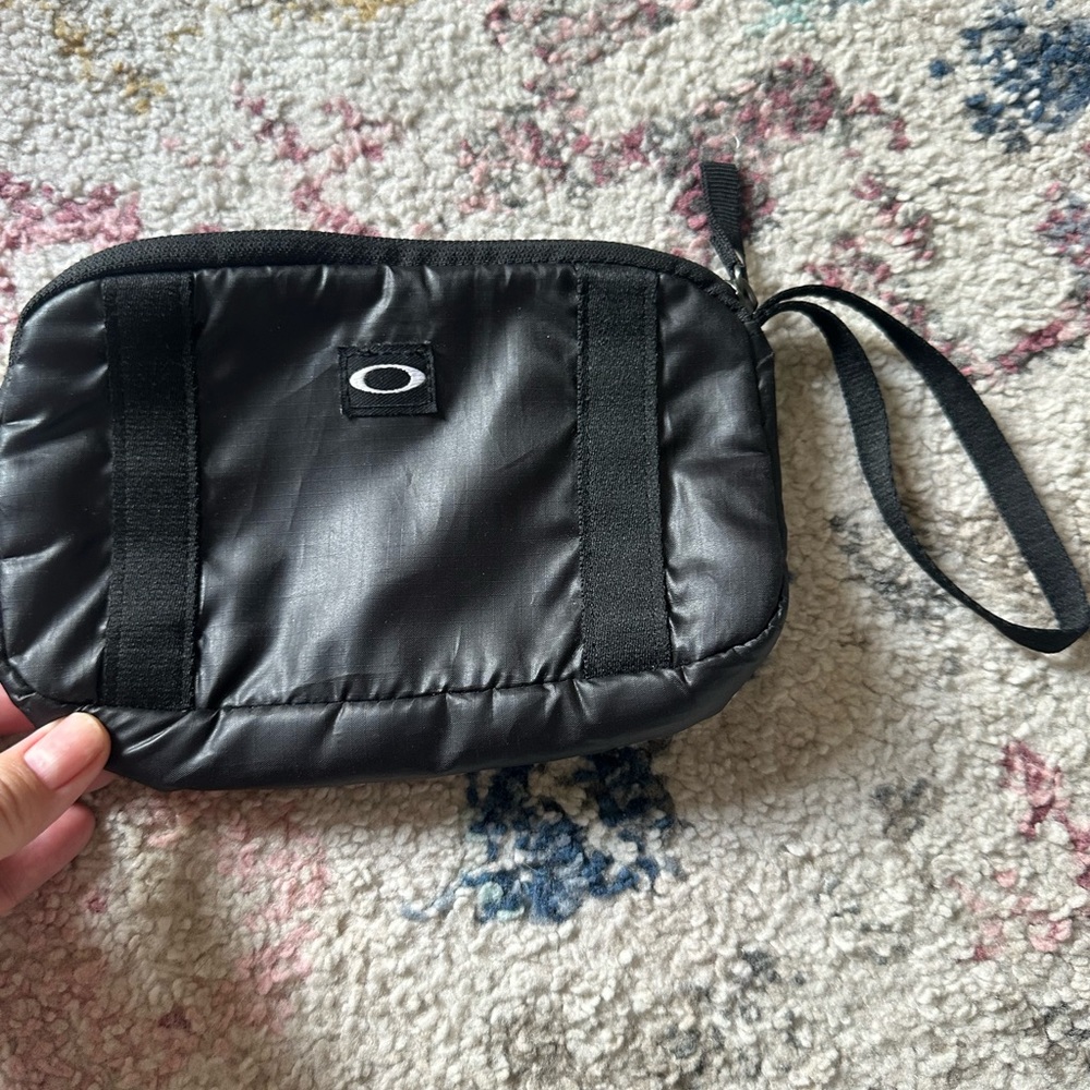 Oakley waterproof wristlet